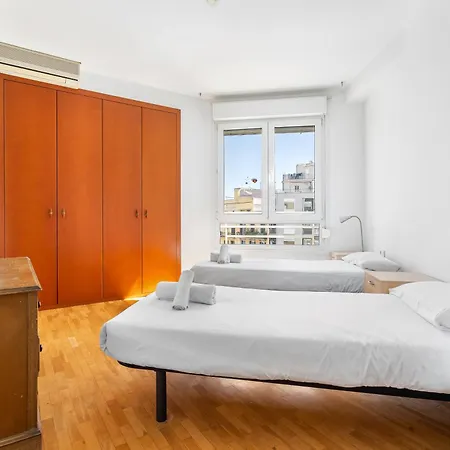 Stylish 4br View Near Sagrada Familia Apartment