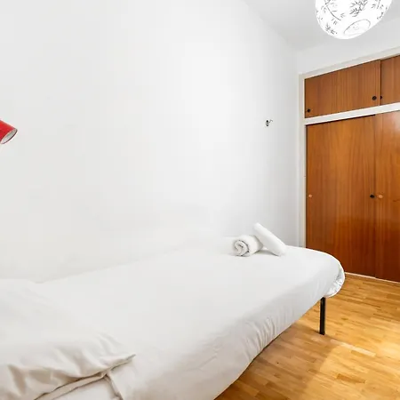 Stylish 4br View Near Sagrada Familia