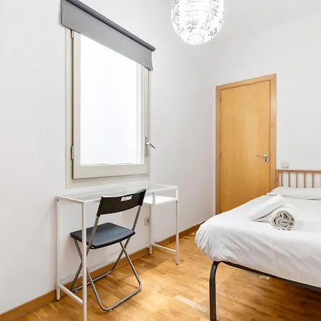 Apartment Stylish 4br View Near Sagrada Familia *