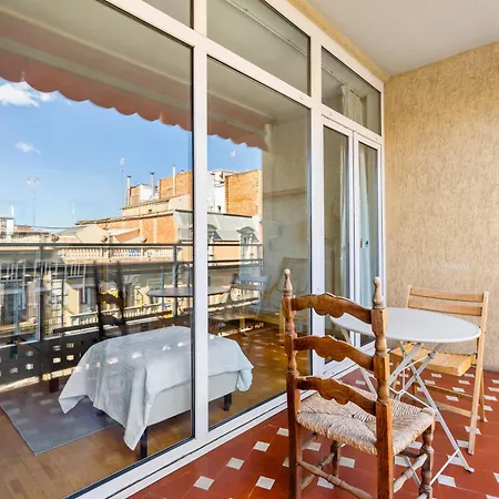 Stylish 4br View Near Sagrada Familia Apartment