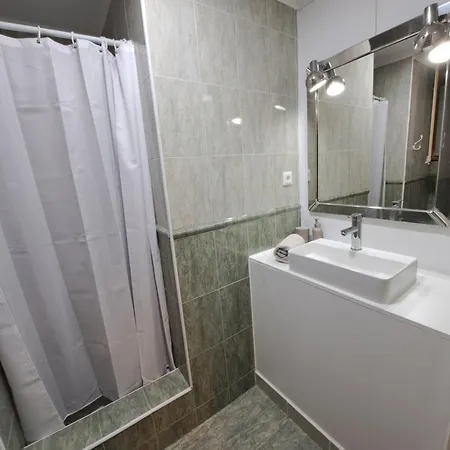 Barcelona Central Apartments *