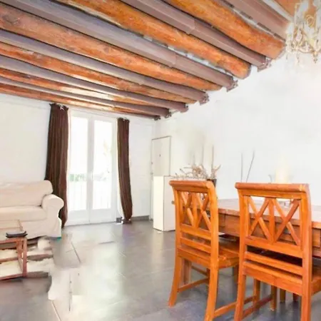 Charm Apartment