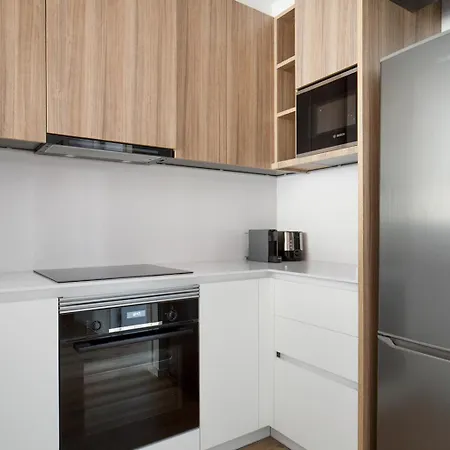 Blueground De Gracia Pool Roof Bcn-56 Apartment *