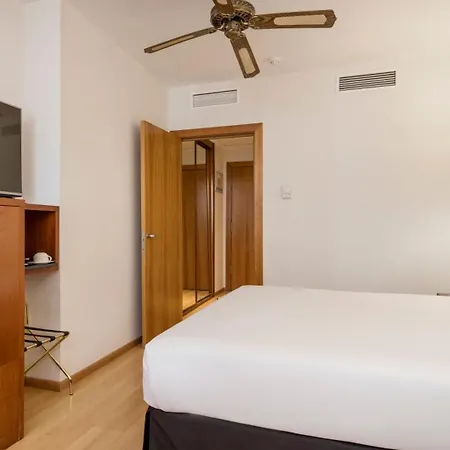 Ilunion Les Corts Spa Барселона