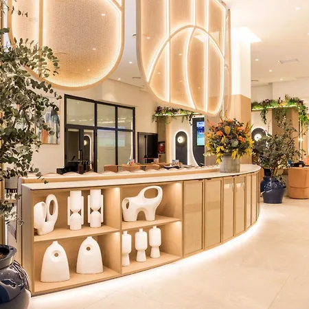 Ilunion Les Corts Spa Отель 4*