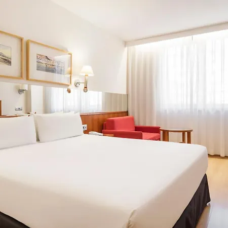 Отель Ilunion Les Corts Spa