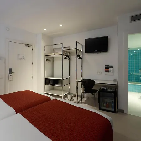 Hotel Catalonia Avinyo 3*