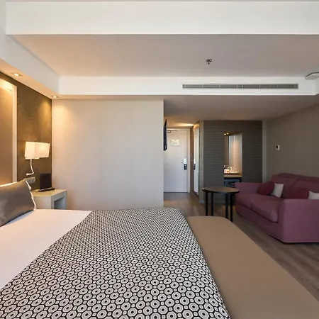 Catalonia Square 4* Sup Hotel