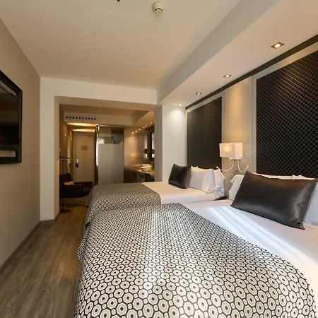 Catalonia Square 4* Sup Hotel