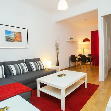 Gaudi Sagrada Familia Apartment *