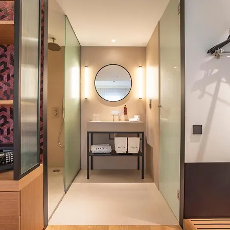 Paxton Hotel 4*