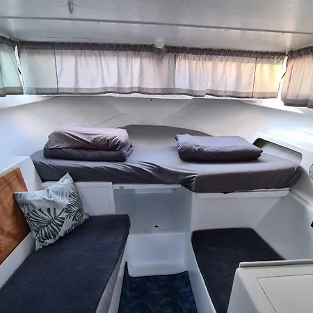 Botel Cosy Boat Flat At Barcelona