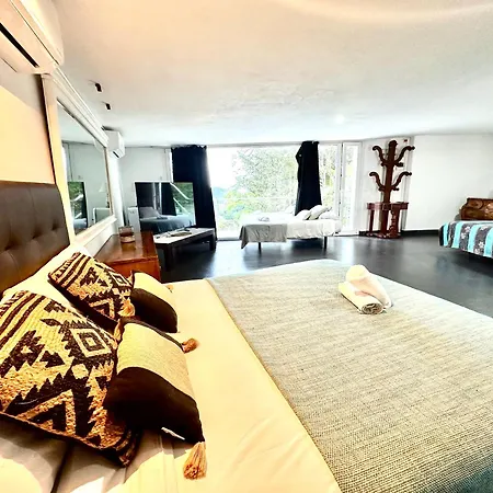 Aya House