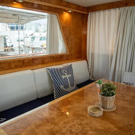 Boat Aloha * Sant Adria de Besos