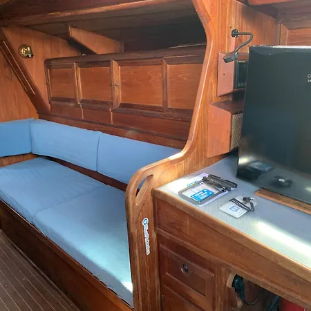 Unique Wooden Sail Yacht + 2 Bikes Included! * Sant Adria de Besos