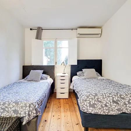 Bonita Casa En Parc Guell Barcelona
