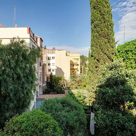 Bonita Casa En Parc Guell Holiday home Barcelona