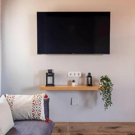 Apartamento Atico Con Terraza Plz. Espana / Fira