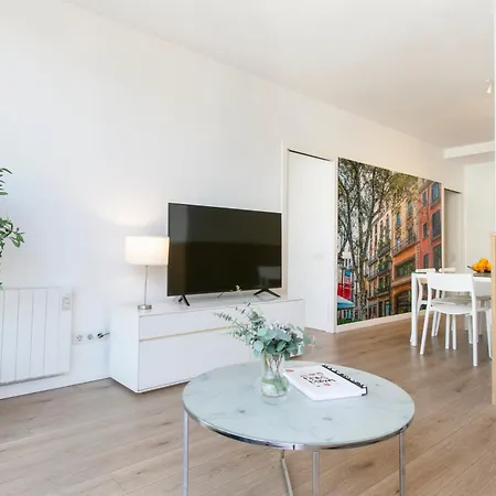 Chic And Modern In Gracia