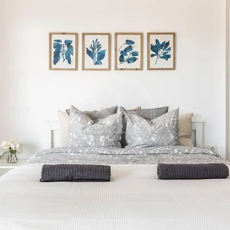 Apartament Beachfront With Terrace *
