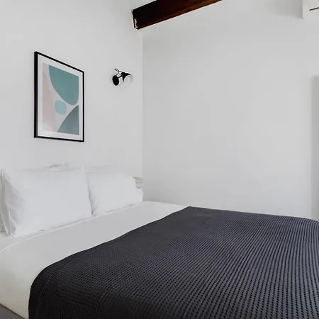 Blueground Galvany Furnished Penthouse Bcn-135 Apartment Barcelona