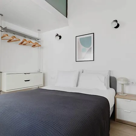 Blueground Galvany Furnished Penthouse Bcn-135 *