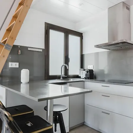 Apartment Blueground Galvany Furnished Penthouse Bcn-135 *