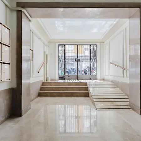 Blueground Galvany Furnished Penthouse Bcn-135 * Barcelona