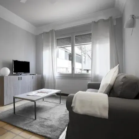 Bonito Apartamento En Zona Centrica De Barcelone