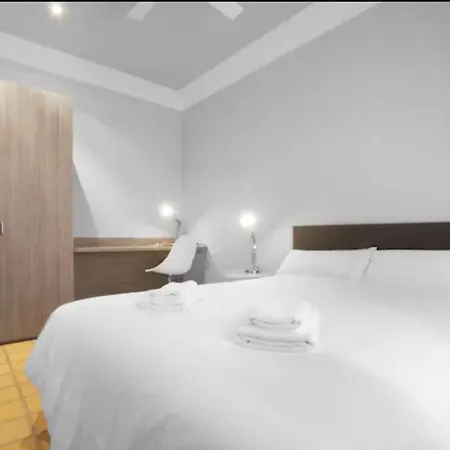 Bonito Apartamento En Zona Centrica De * Barcelone