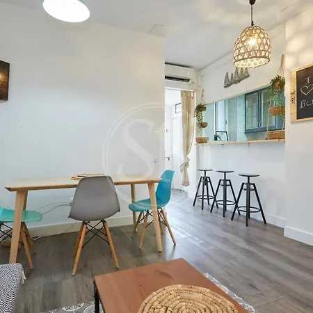 Comodo En Poble Sec Apartment