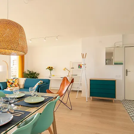 Magnificent Views, 3 Bedrooms, Terrace Apartment *