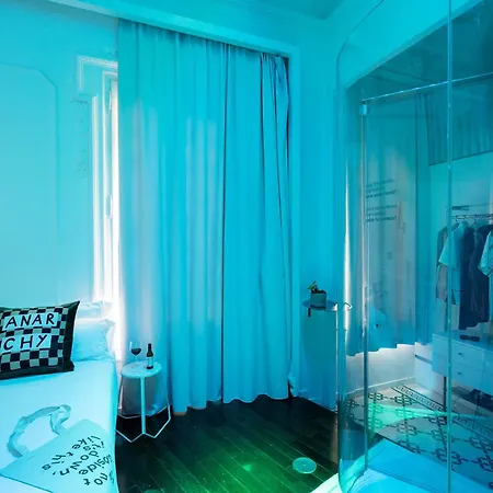 Отель Chic & Basic Born Boutique 3*
