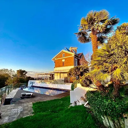 Aya House *