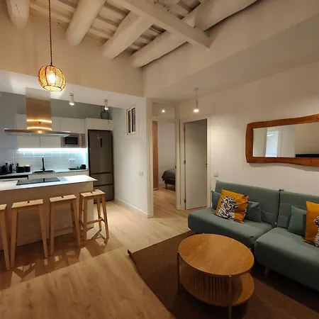 2br Central Location *