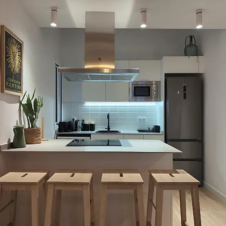 2br Central Location Apartment