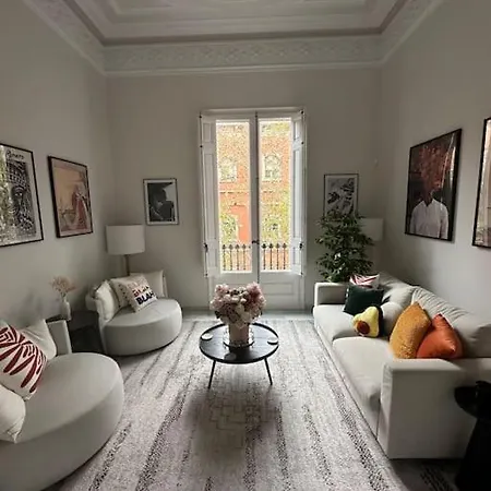 Apartamento Lux 3 Bed 2 Bath Near Park, Metro, Museums In Born *