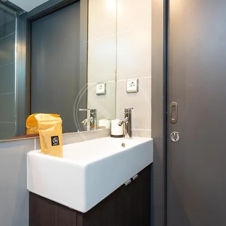 Familiar Cerca De Sagrada Familia Apartment