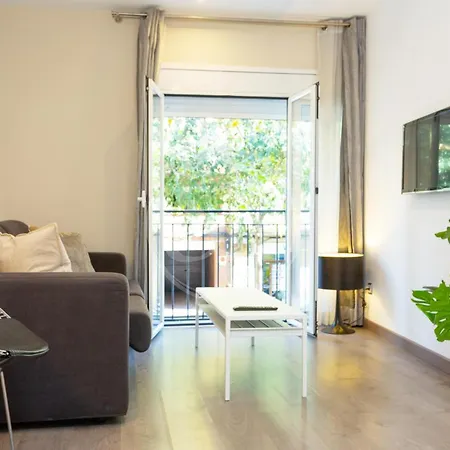 Apartment Familiar Cerca De Sagrada Familia Barcelona