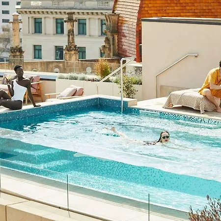 Hotel Me *