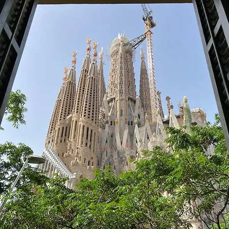 Click&flat Gaudi Dream Ii Barcelona