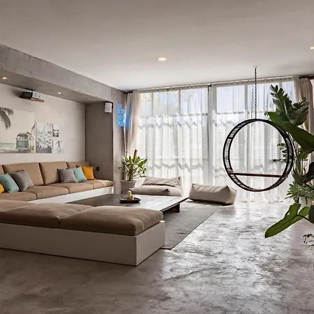 Luxury Close To The Apartment