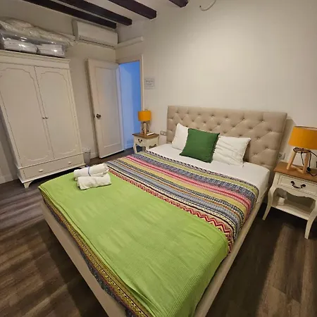 Apartment Family Flat Near Ramblas Bcn 5 Barcelona