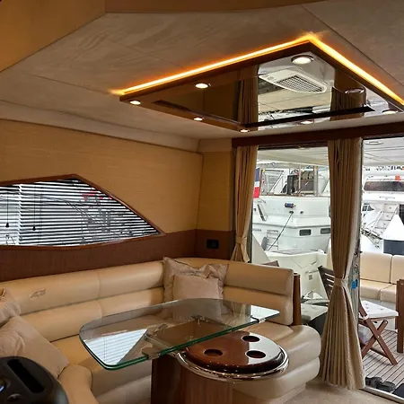Botel Yacht Pegasus Ii Barcelona