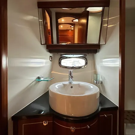 Botel Yacht Pegasus Ii *