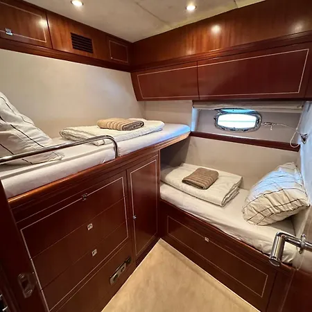 Botel Yacht Pegasus Ii