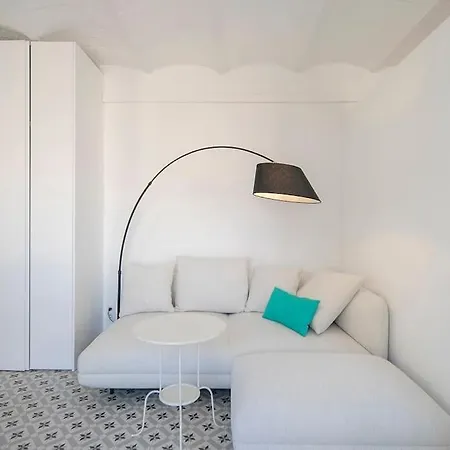Awesome Stylish Flat Barceloneta *