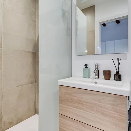 Luxury Born Apartment *