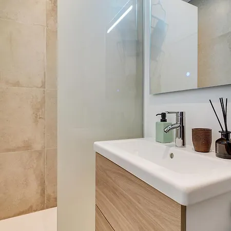 Luxury Born Apartment
