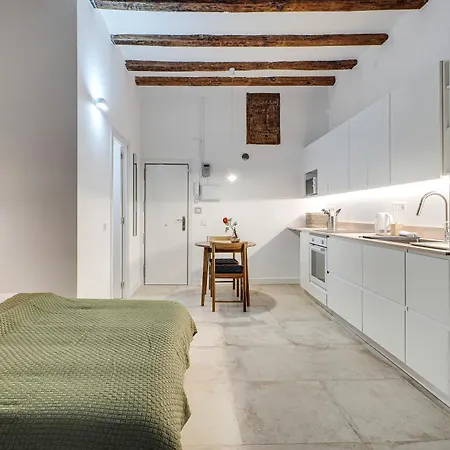Luxury Born Apartment *